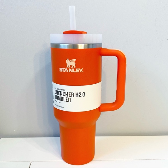 Stanley Quencher H2.0 Flowstate Insulated Tumbler 40oz Tiger Lily Orange